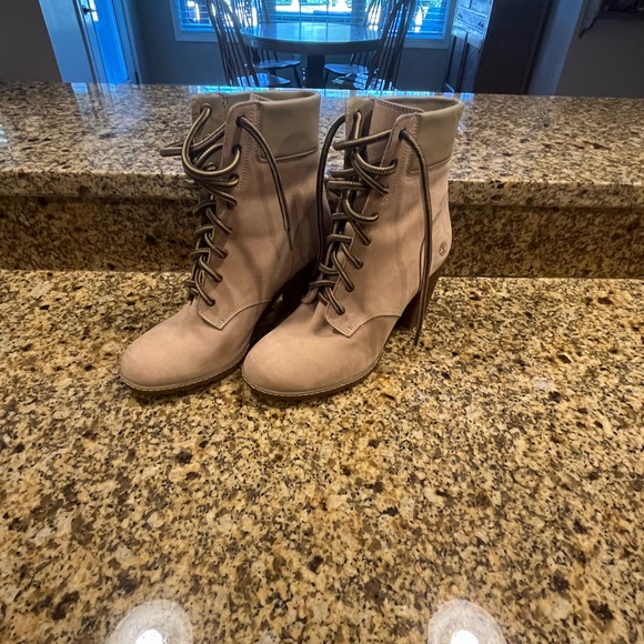 Timberland Allington 6-Inch Lace-Up Heeled Boots Beige  Nubuck Women's Size 9 - Picture 1 of 9